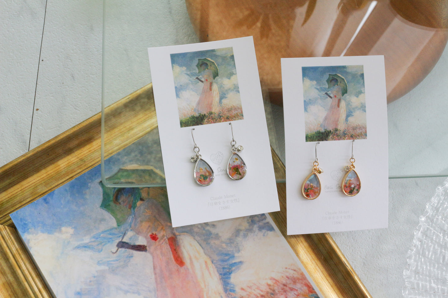 Claude Monet Inspired Dangling -No.1 散歩 日傘をさす女性