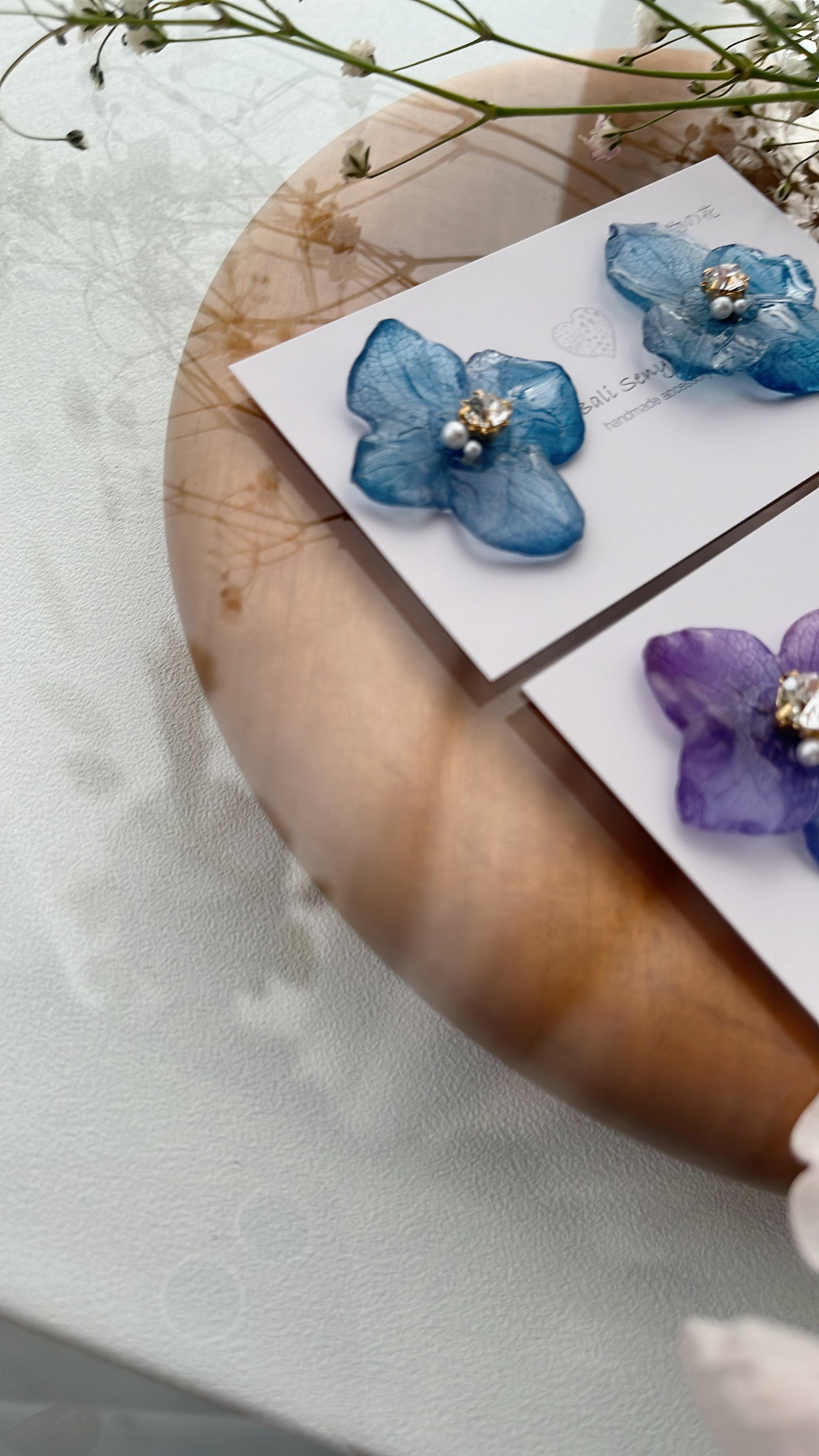 Hydrangea Petal No.49 パーツ選べます。Clip-on or Titanium Pierce