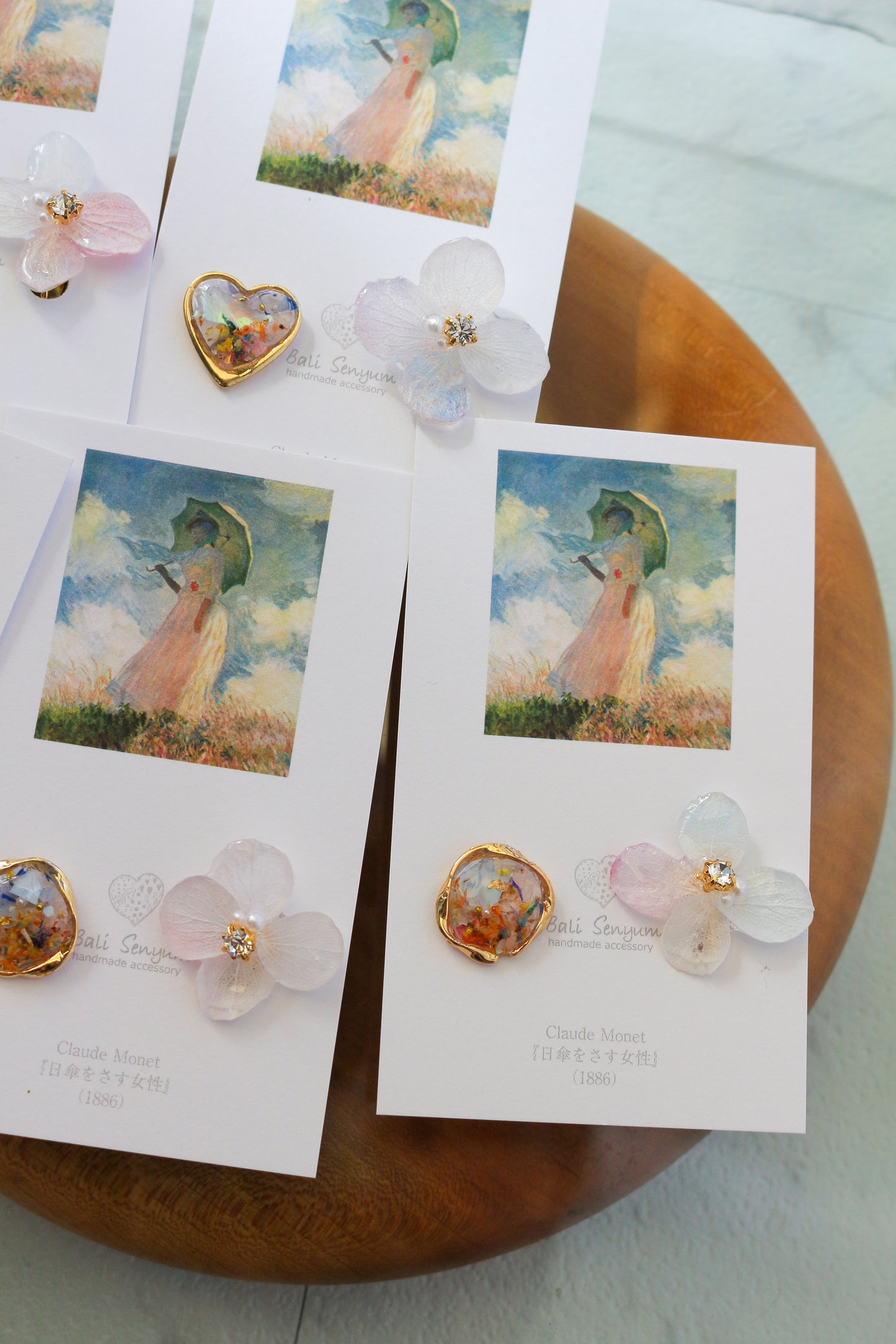Monet Inspired Flower Earrings No.5 イヤリングClip-on 日傘をさす女性