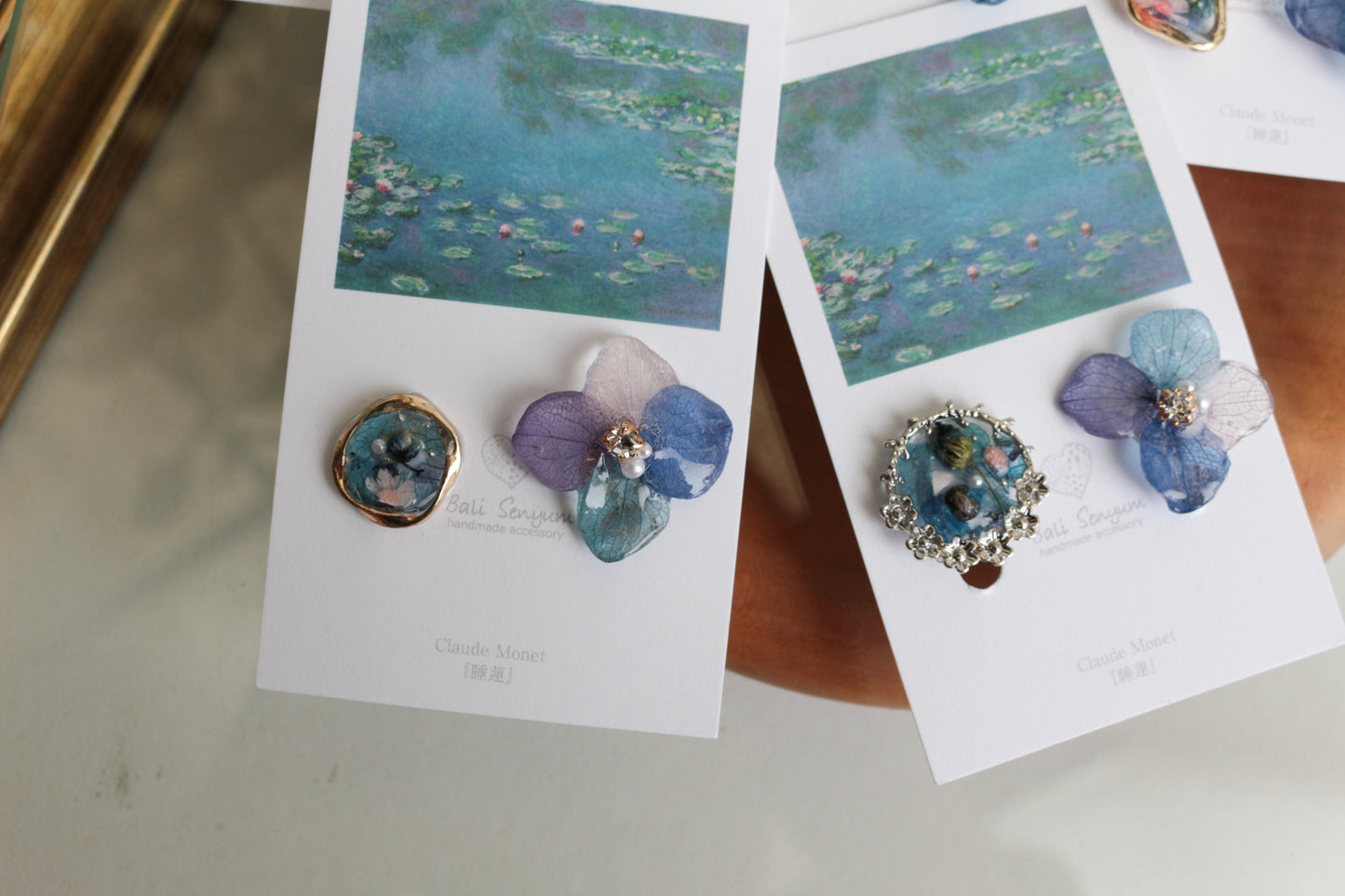Monet's Water Lilies Inspired Flower and Medallion No.14イヤリング Clip-on 睡蓮