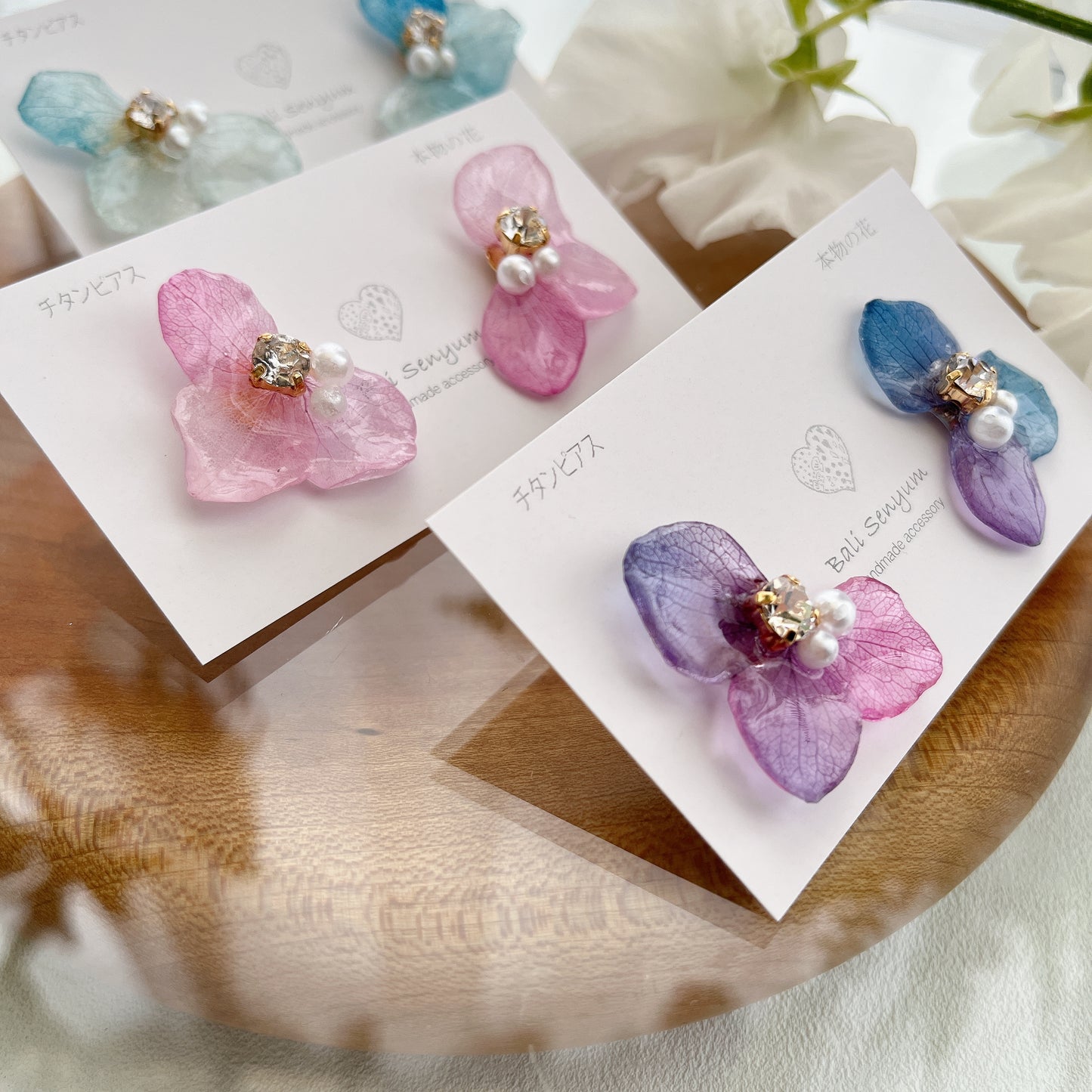 Gradation Hydrangea Wing No.92- Titanium Pierce(ピアス)