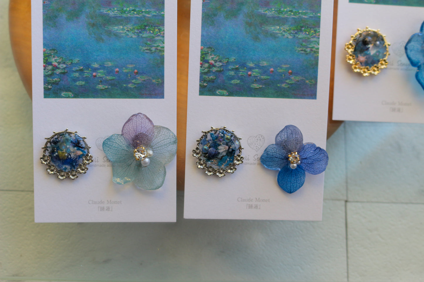 Monet's Water Lilies Inspired Flower and Medallion No.8 イヤリング Clip-on 睡蓮
