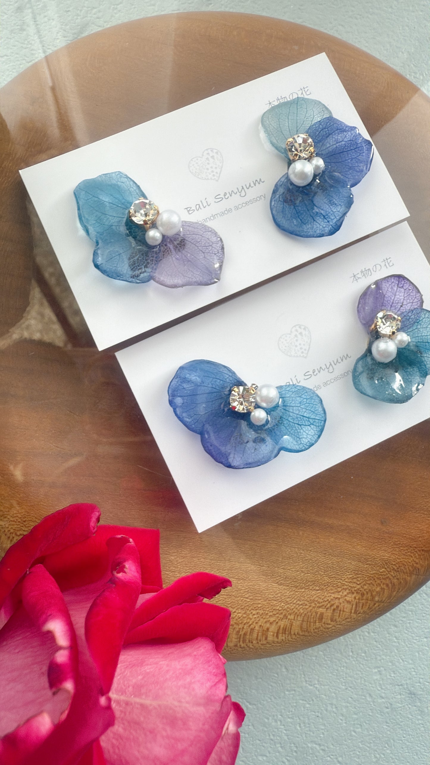 Gradation Hydrangea Wing No.114 - Clip-on(イヤリング)