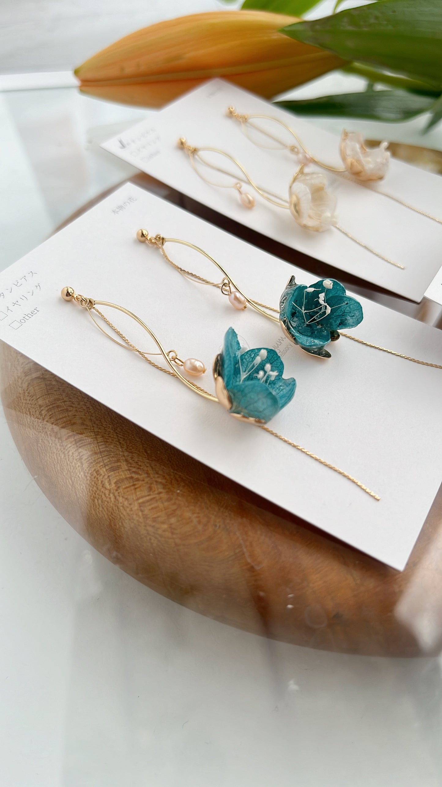 Dangling Flower Earring with Pearl ピアスorイヤリング