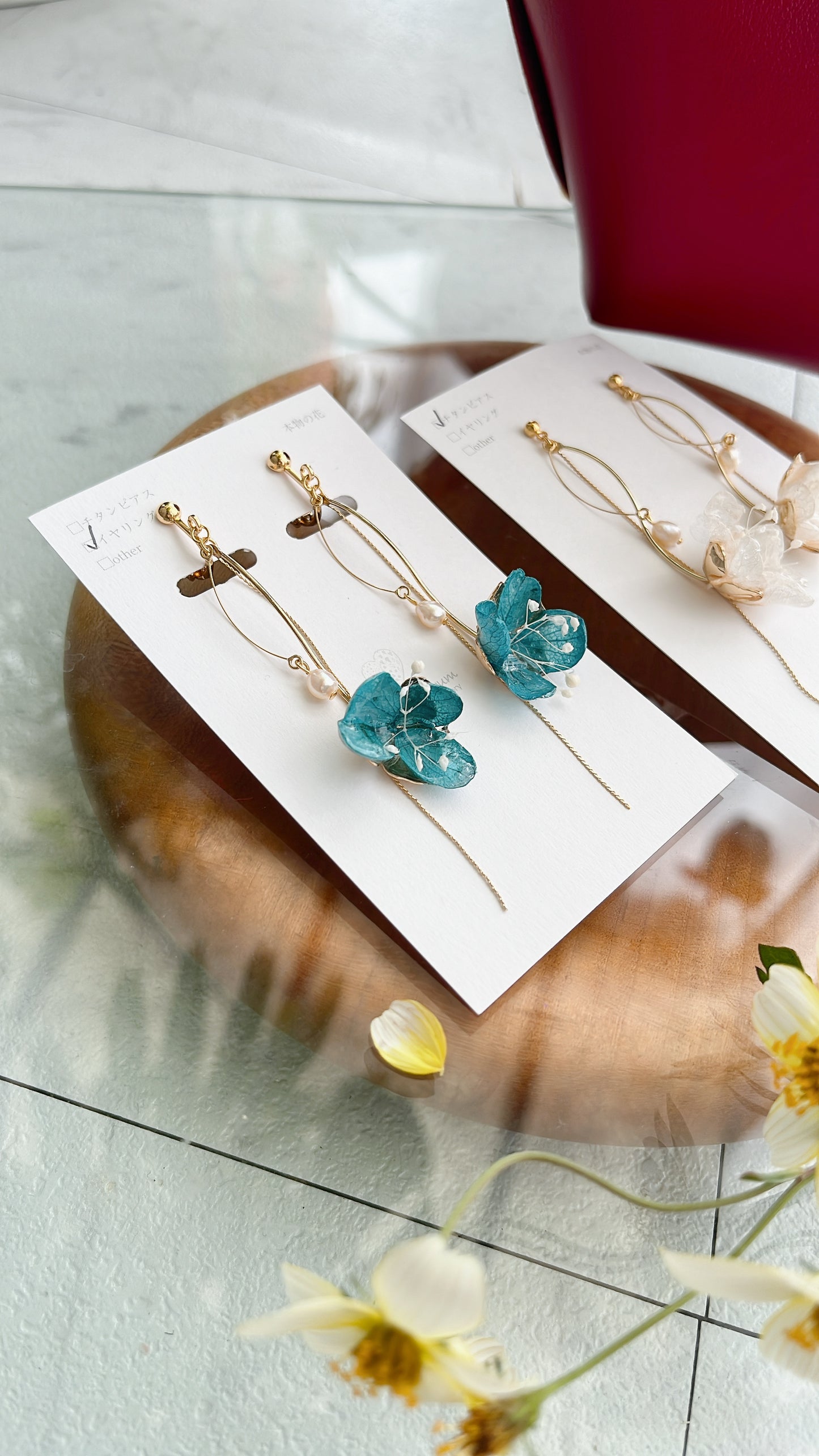 Dangling Flower Earring with Pearl ピアスorイヤリング