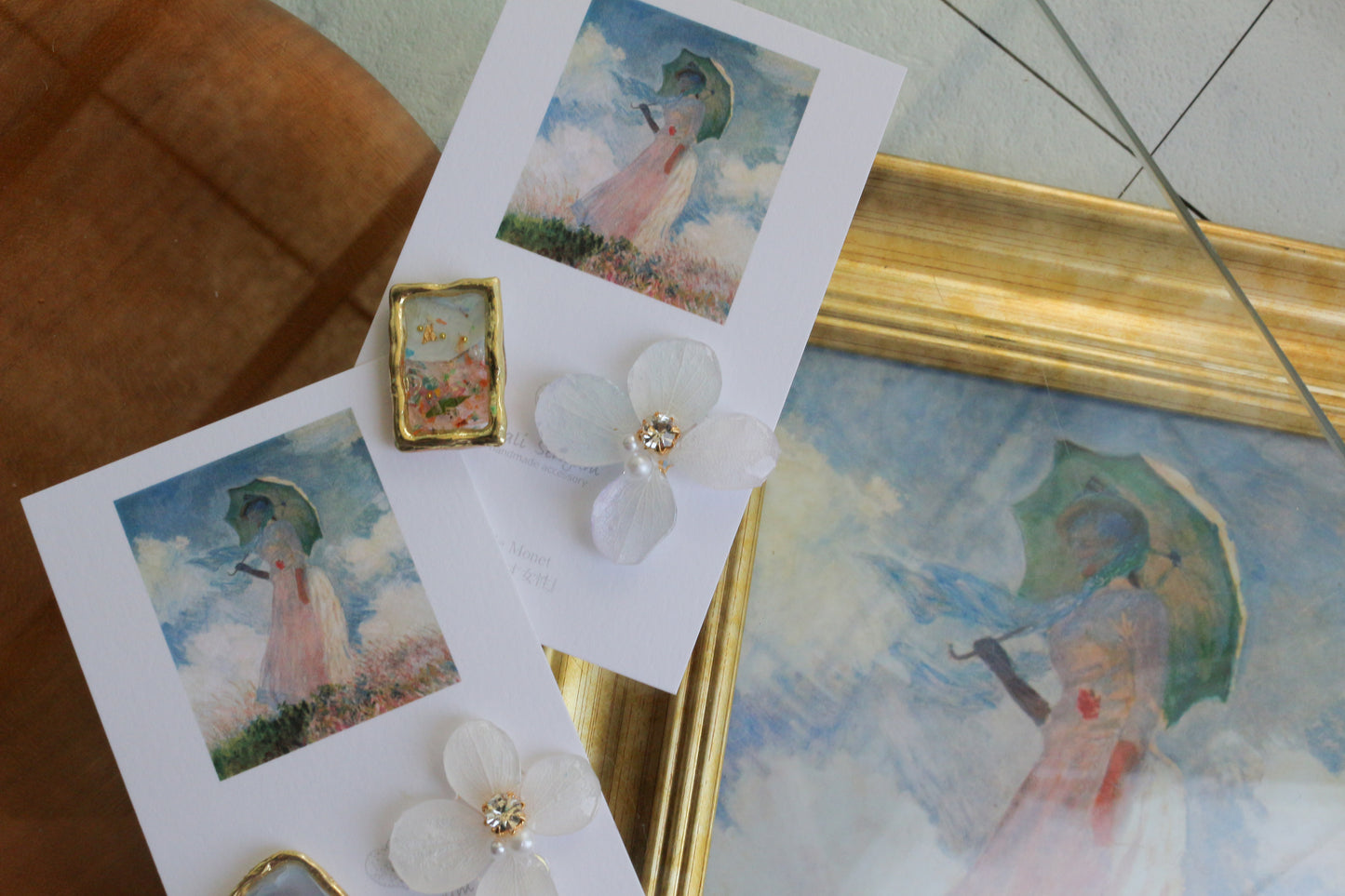 Monet Inspired Flower Earrings No.13 イヤリングClip-on 日傘をさす女性