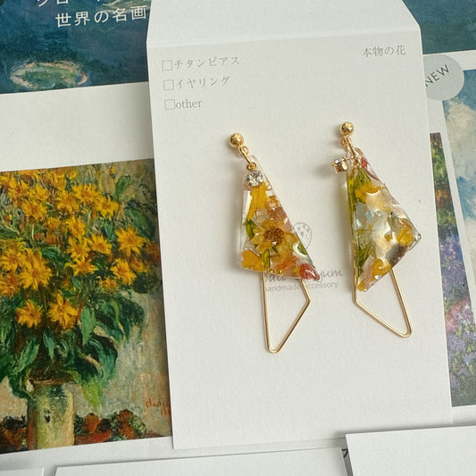 Claude Monet Sunflower Inspired Triangular Floral Earrings - ひまわり No.10
