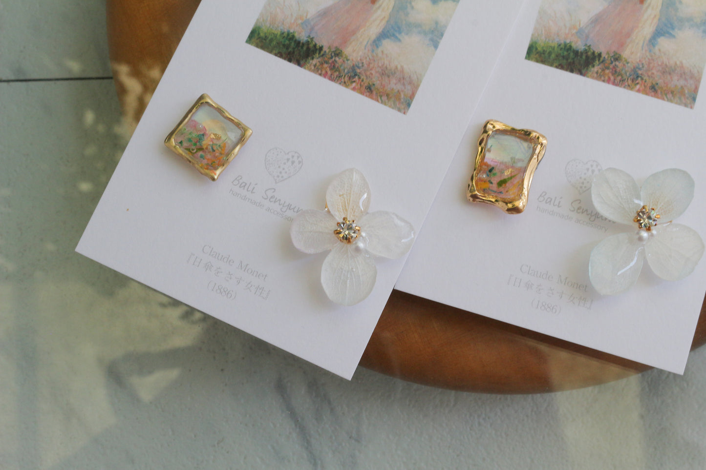 Monet Inspired Flower Earrings No.19 ピアスTitanium Pierce 日傘をさす女性