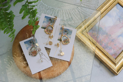 Monet Inspired Flower Bag Charm No.1 散歩（日傘をさす女性)