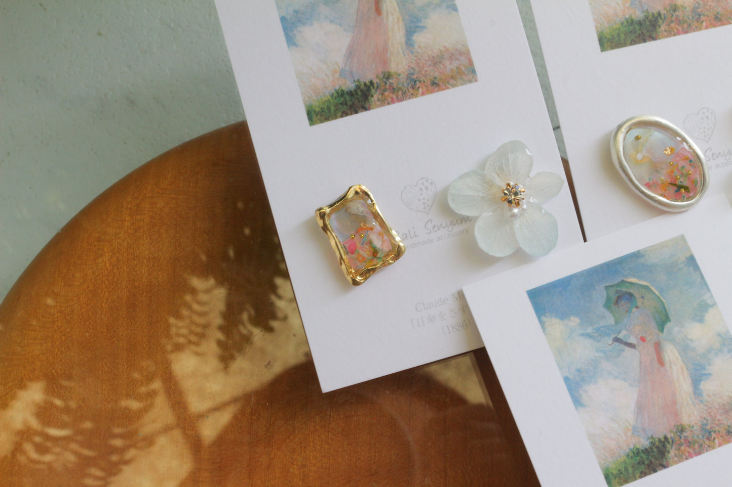 Monet Inspired Flower Earrings No.17 ピアスTitanium Pierce 日傘をさす女性