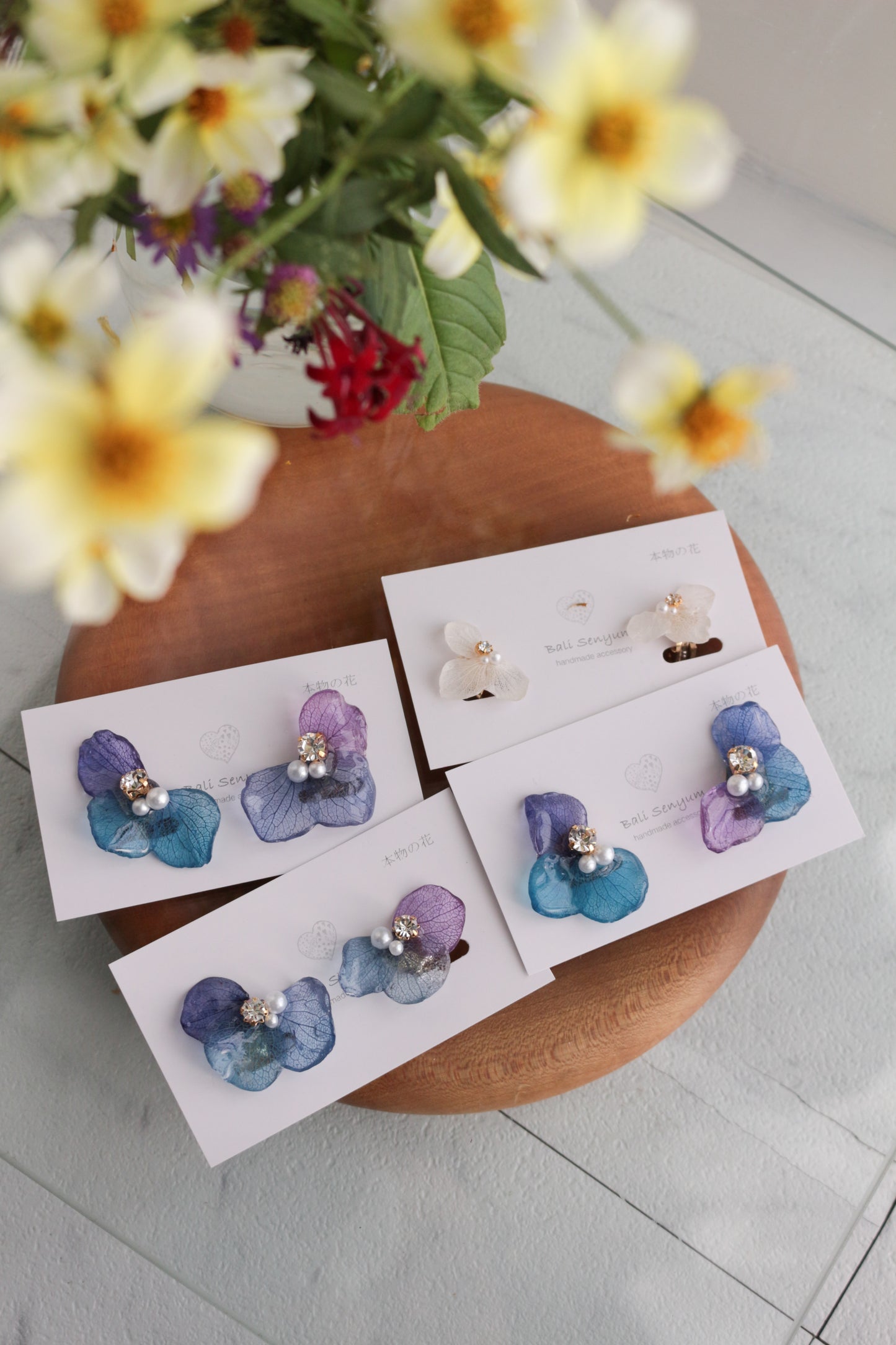 Gradation Hydrangea Wing No.137 - Clip-on(イヤリング）