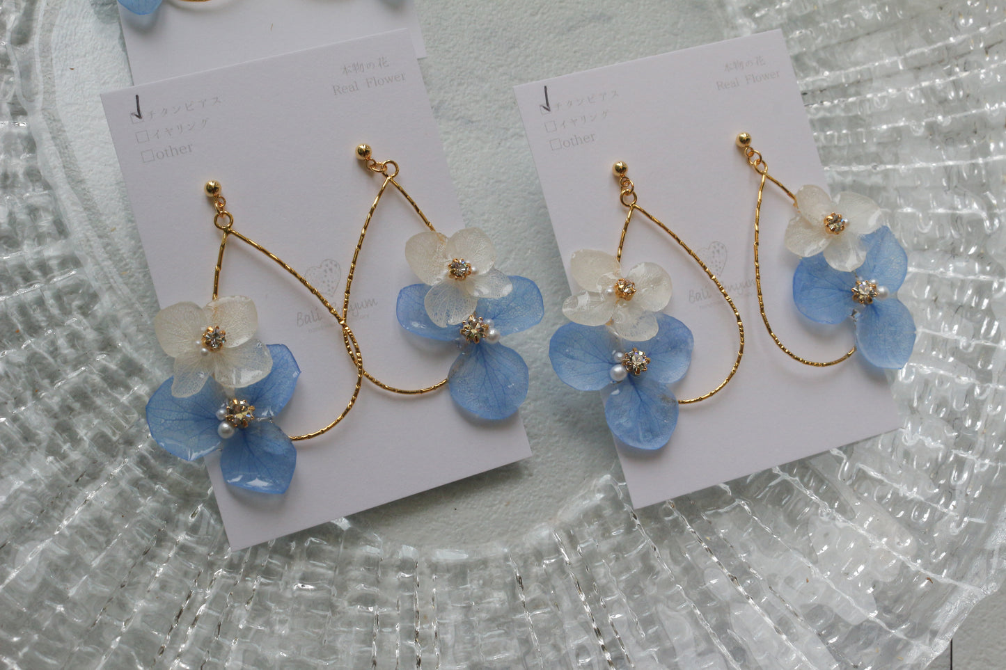 Teardrop Hoop Earrings with Hydrangeas No.22 ピアスorイヤリング