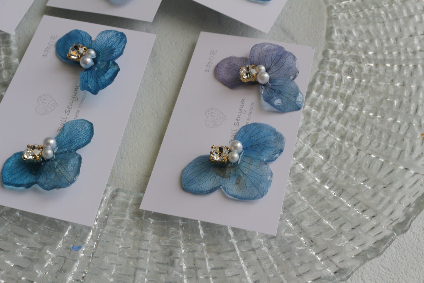 Gradation Hydrangea Wing No.146- Clip-on(イヤリング）
