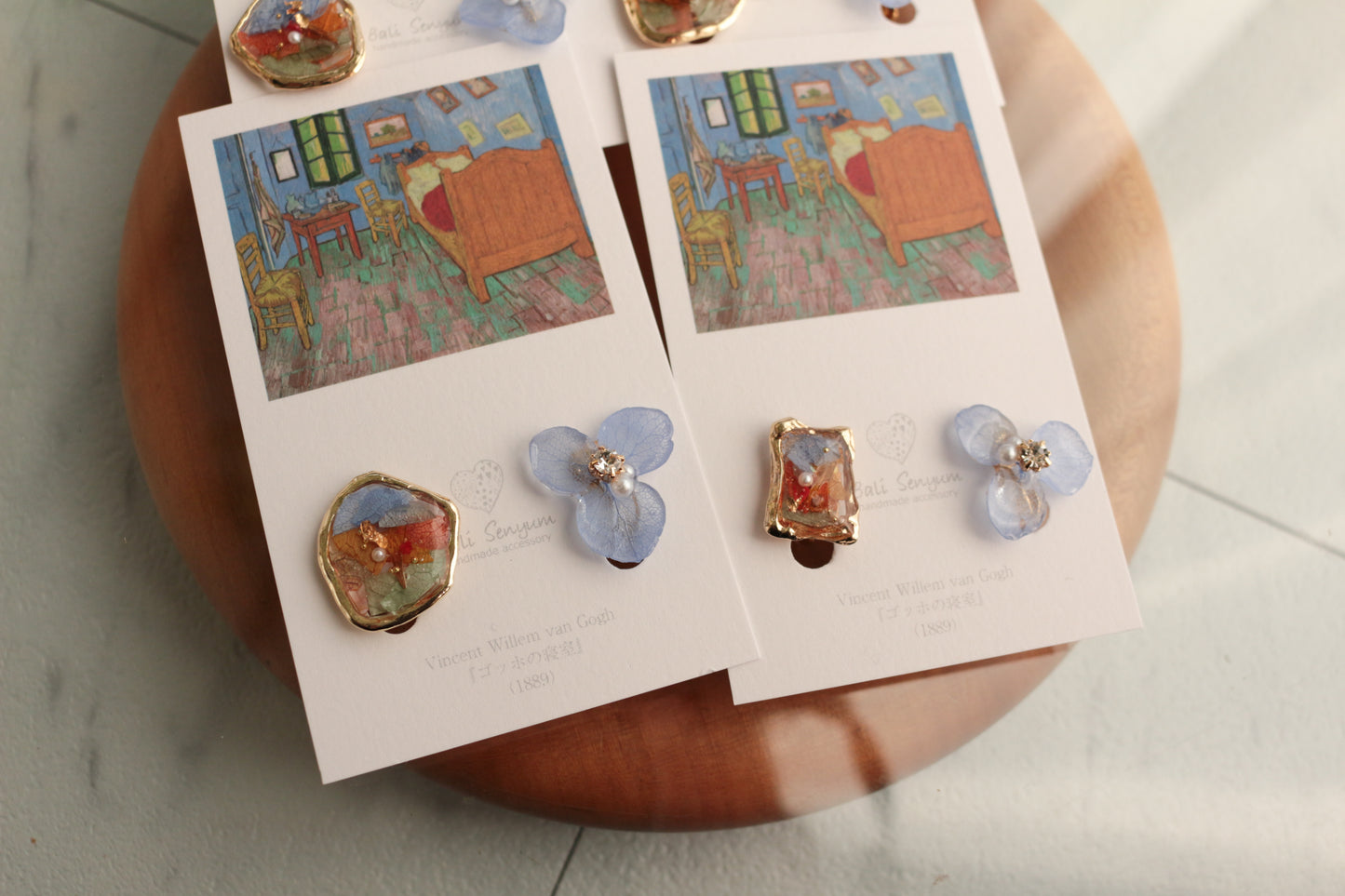 Gogh Inspired Flower and Medallion No.4イヤリング Clip-on ゴッホの寝室