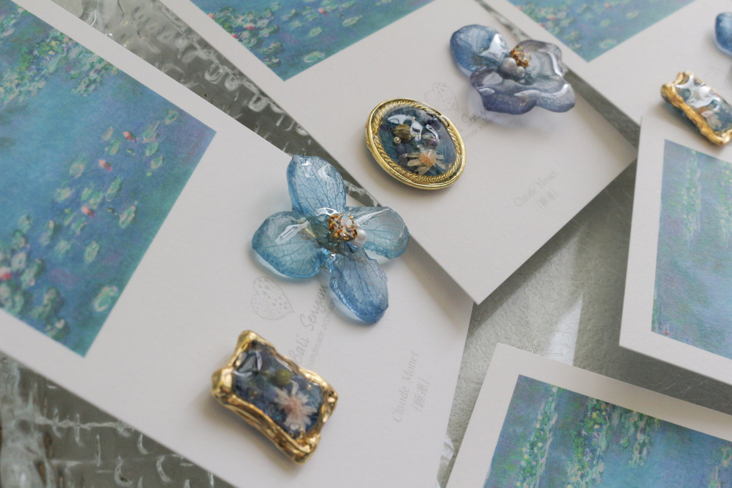 Monet's Water Lilies Inspired Flower and Medallion No.30 イヤリング Clip-on 睡蓮