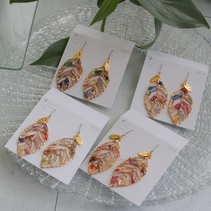 Leaf Earrings With Seasonal Flower Petals No.67 ピアスorイヤリング