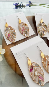 Leaf Earrings With Seasonal Flower Petals No.37