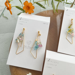 Triangular Floral Earrings With Seasonal Hydrangea No.26