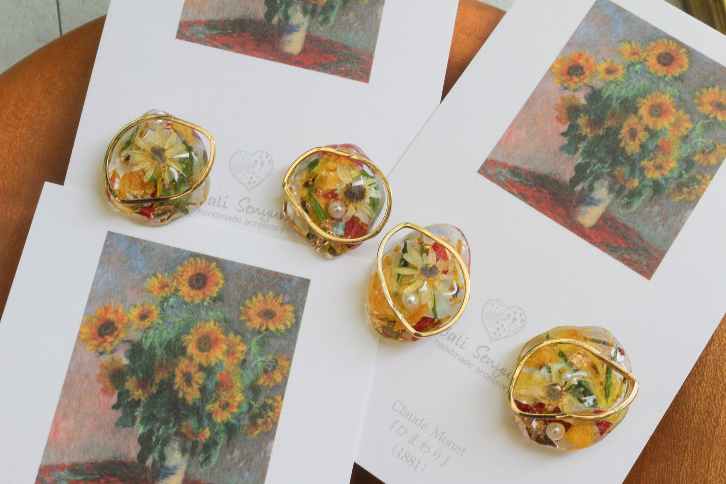 Monet Inspired Flower Medallion Earrings No.1 イヤリング Clip-on ひまわり