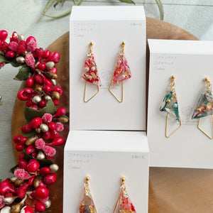 Triangular Floral Earrings With Seasonal Hydrangea No.28