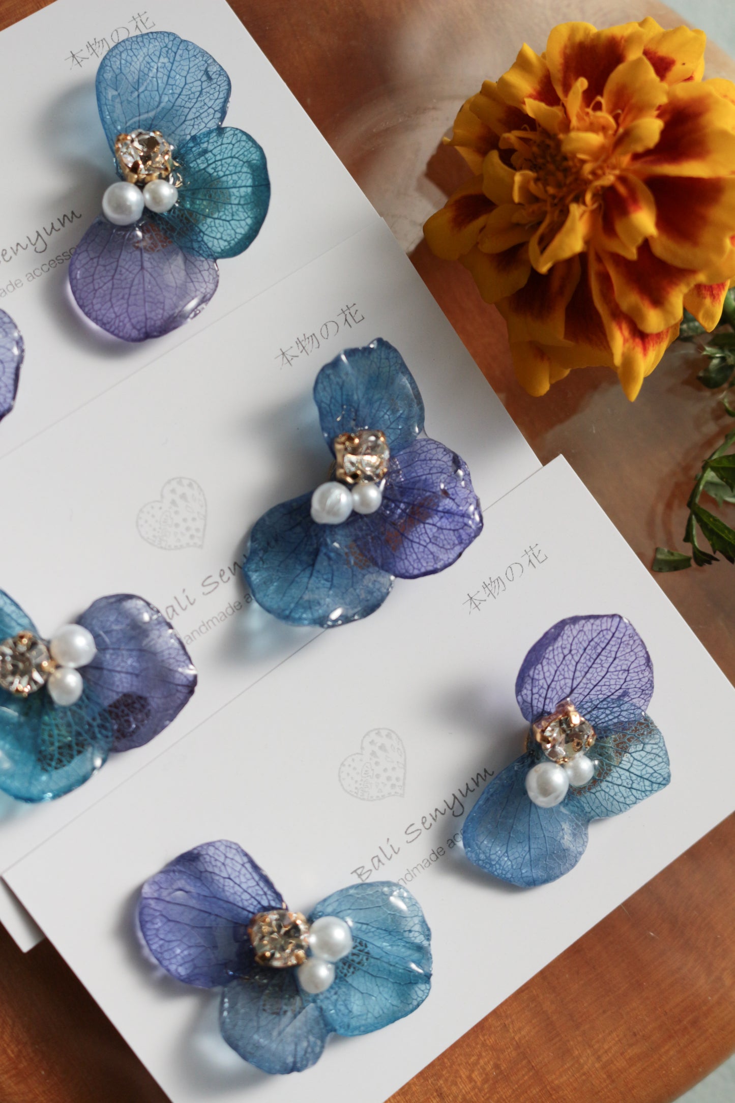 Gradation Hydrangea Wing No.139- Clip-on(イヤリング）