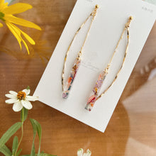 Dangling Stick Flower Earring with Golden Streamer No.1