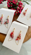 Triangular Floral Earrings With Seasonal Hydrangea No.29