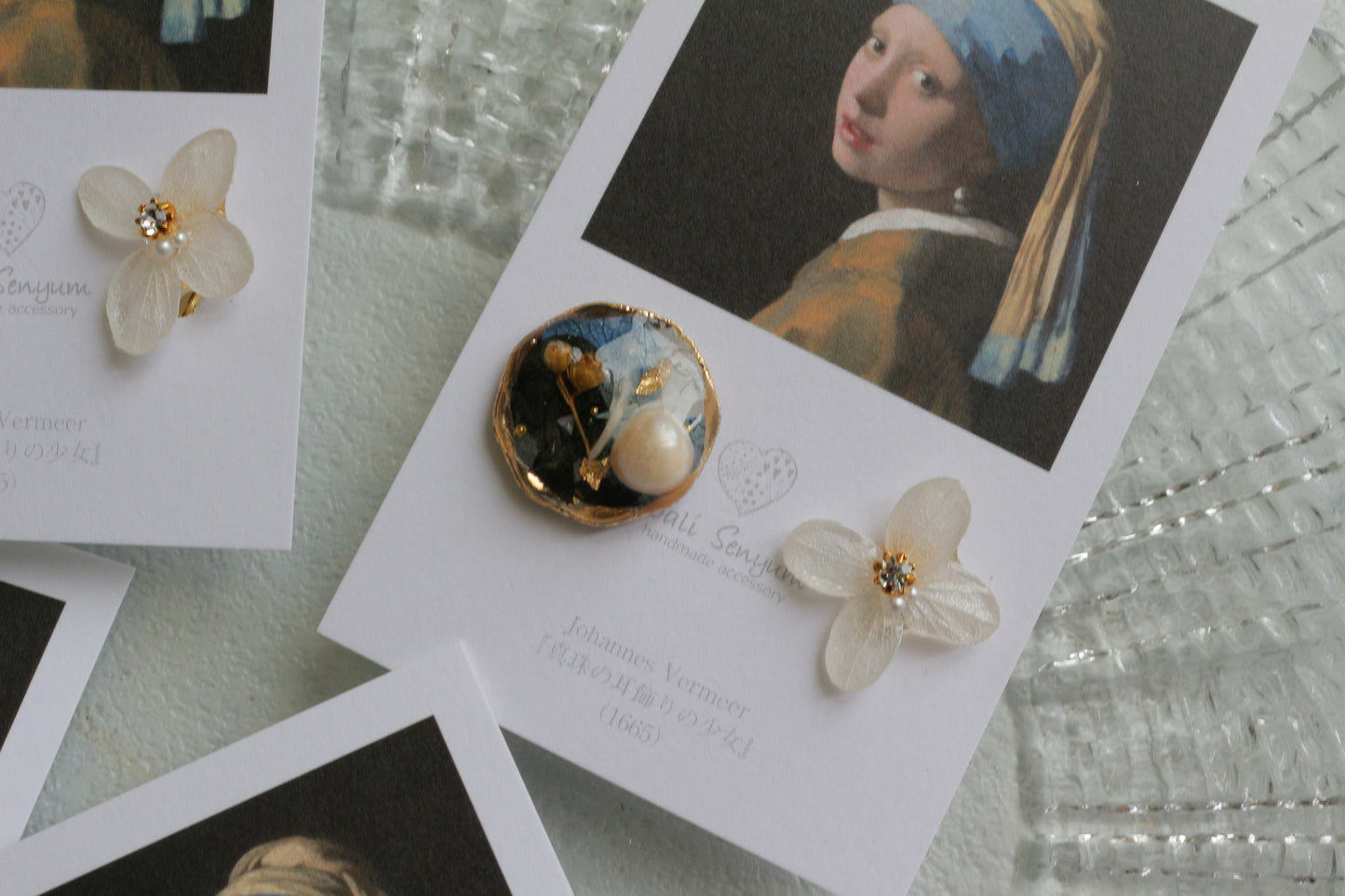 Vermeer's Inspired Flower and Medallion No.2 イヤリング Clip-on 真珠の耳飾りの少女