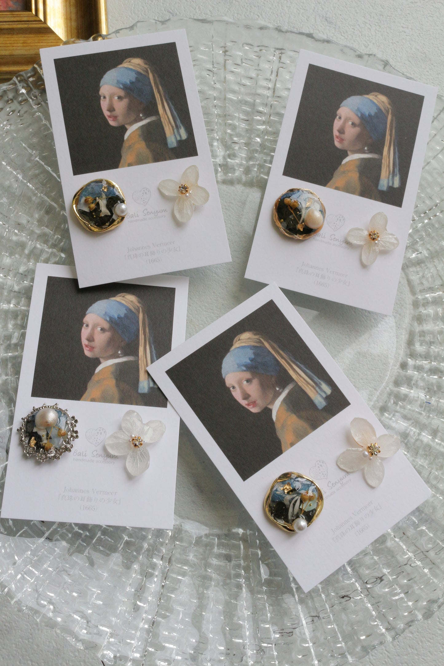 Vermeer's Inspired Flower and Medallion No.2 イヤリング Clip-on 真珠の耳飾りの少女