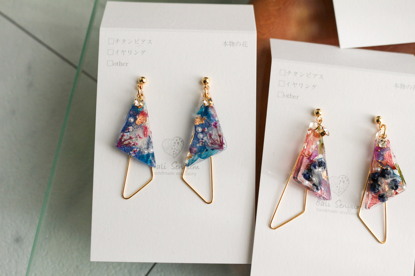 Triangular Floral Earrings - KIMONO Art Jewelry ピアス or イヤリング