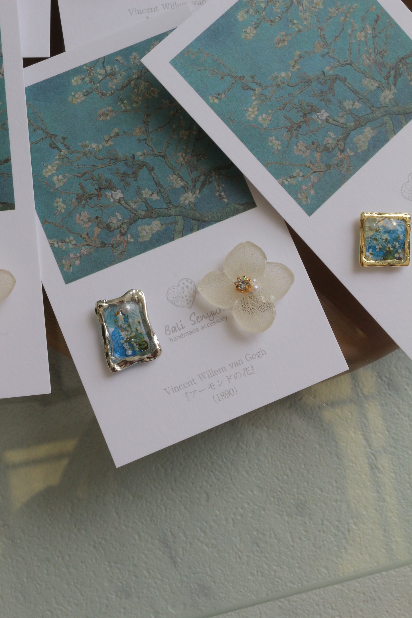 Gogh Inspired Flower and Medallion No.2 イヤリング Clip-on アーモンドの花