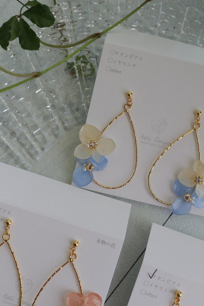 Teardrop Hoop Earrings with Hydrangeas No.21 ピアスorイヤリング