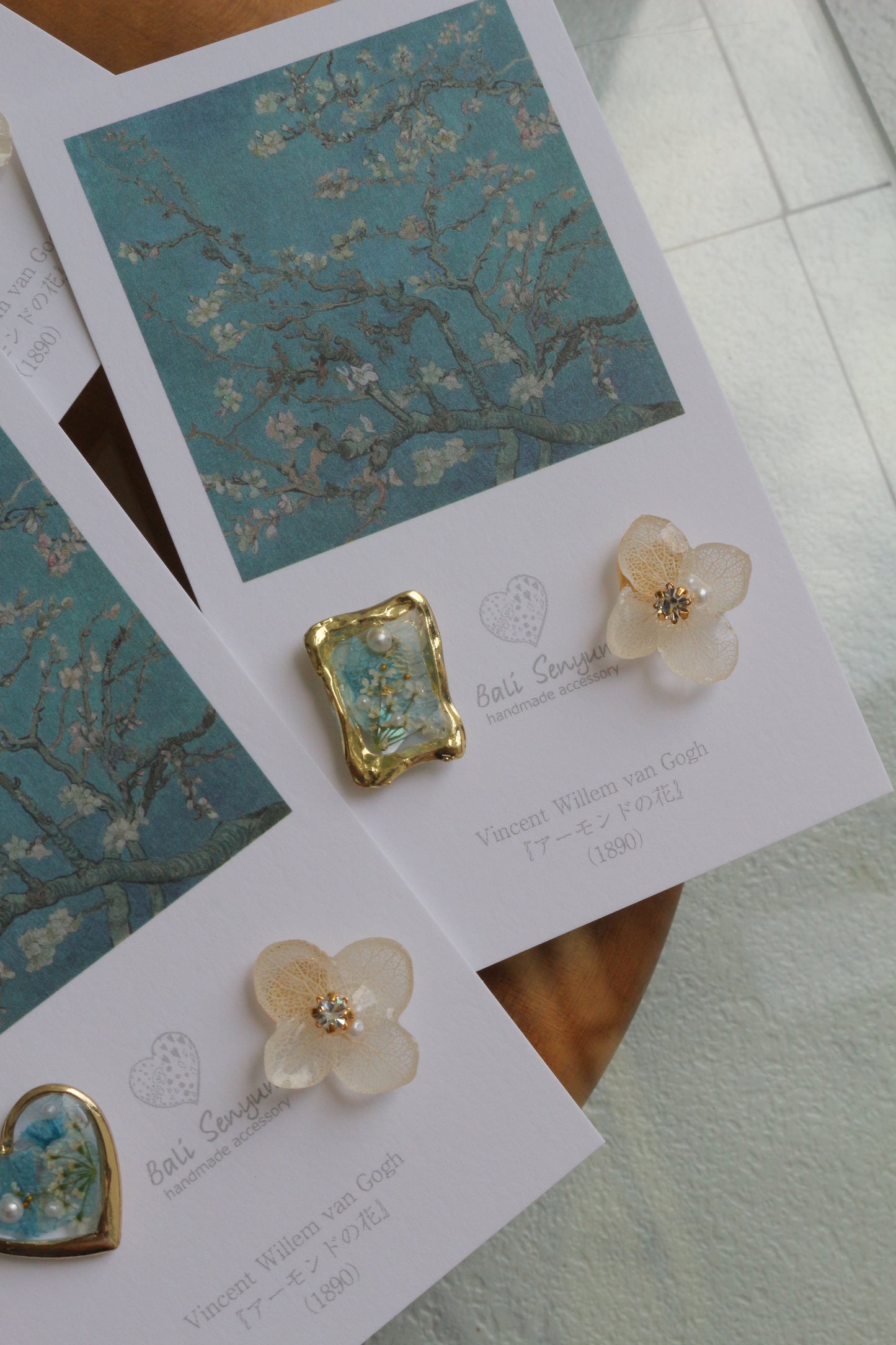 Gogh Inspired Flower and Medallion No. 1 Pierceチタンピアス - アーモンドの花
