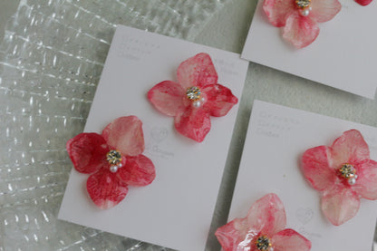 Hydrangea Petal  No.63 パーツ選べます。Clip-on or Titanium Pierce