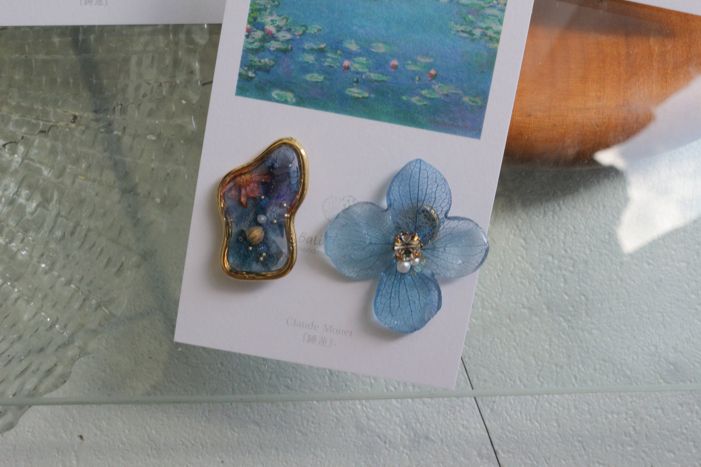 Monet's Water Lilies Inspired Flower and Medallion No.36 イヤリング Clip-on 睡蓮
