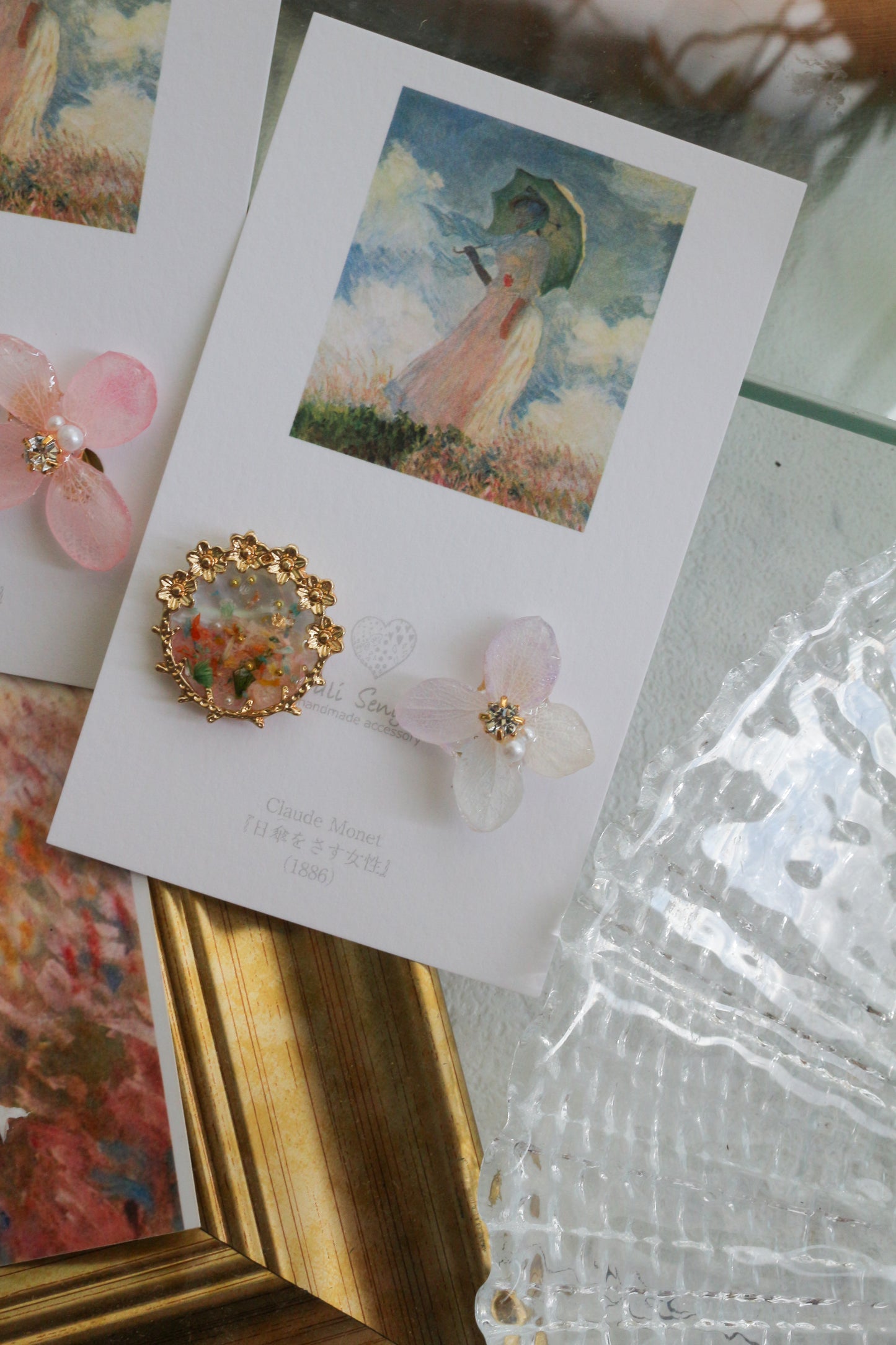 Monet Inspired Flower Earrings No.11 イヤリングClip-on 日傘をさす女性