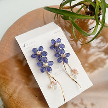 Real "Ajisai" Hydrangea Earring - Cool Color