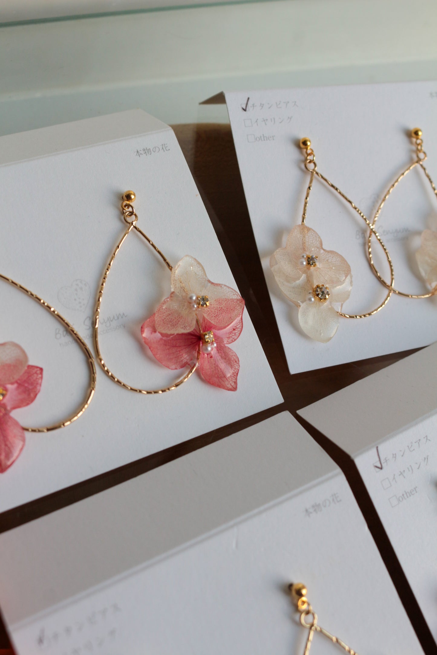 Teardrop Hoop Earrings with Hydrangeas No.17