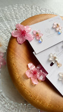 Someiyoshino Sakura Earrings with Sparkling Gem