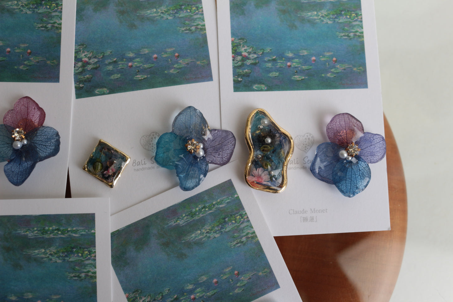 Monet's Water Lilies Inspired Flower and Medallion No.14イヤリング Clip-on 睡蓮