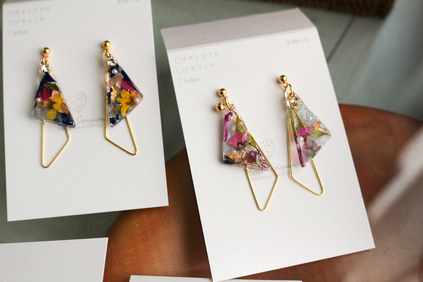 Triangular Floral Earrings - KIMONO Art Jewelry ピアス or イヤリング