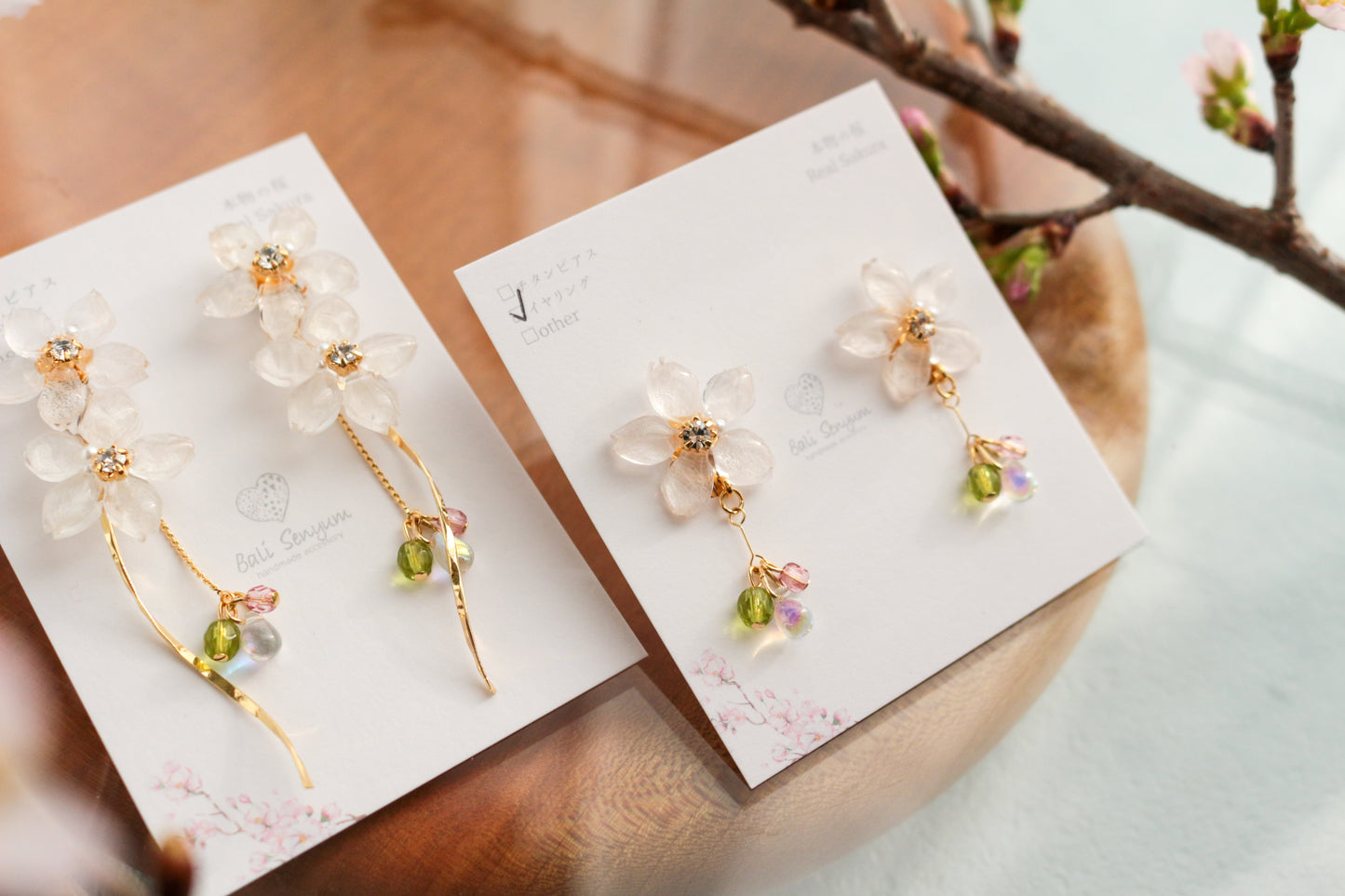 Real "Someiyoshino" Sakura Earring Kumamoto Homage- 緑桜の御衣黄   モチーフ