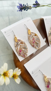 Leaf Earrings With Seasonal Flower Petals No.37