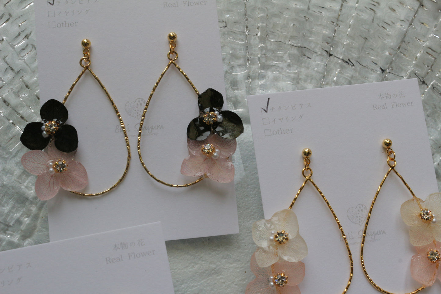 Teardrop Hoop Earrings with Hydrangeas No.22 ピアスorイヤリング