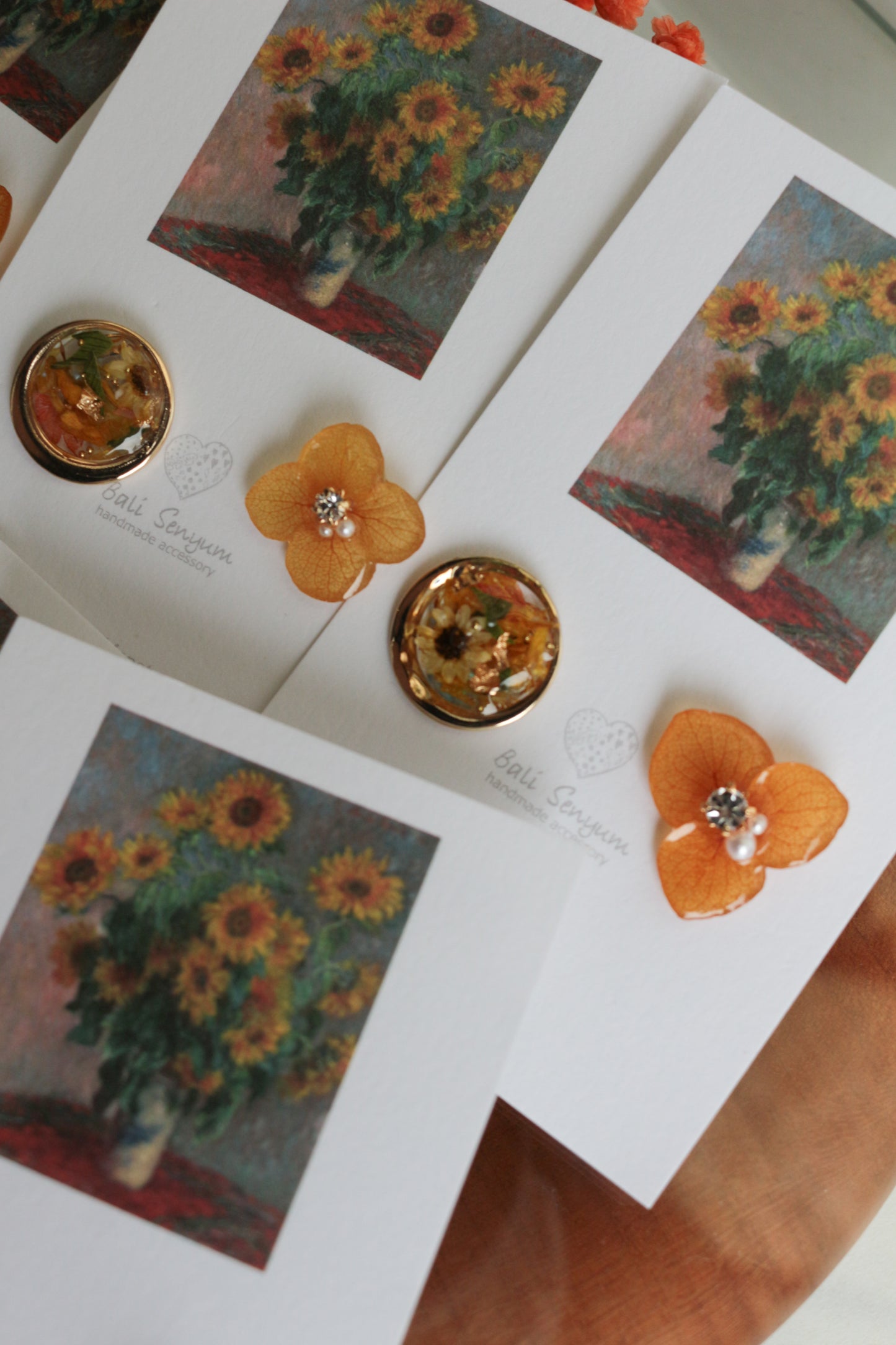 Monet Inspired Flower Earrings No.12 ピアスTitanium Pierce ひまわり