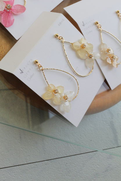 Teardrop Hoop Earrings with Hydrangeas No.20 ピアスorイヤリング