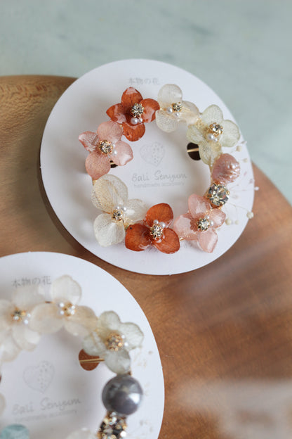 Hydrangea Wreath Brooch
