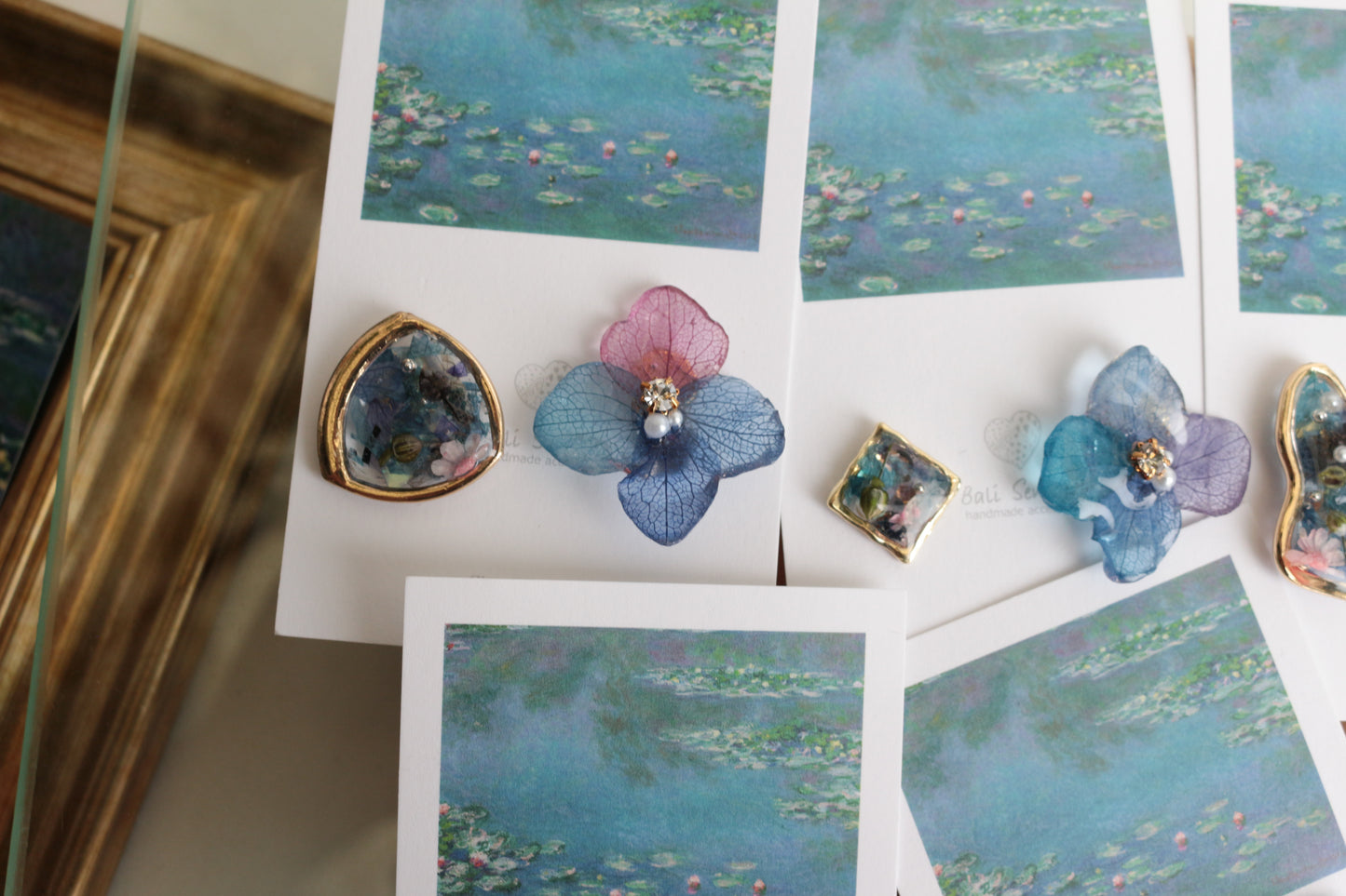 Monet's Water Lilies Inspired Flower and Medallion No.14イヤリング Clip-on 睡蓮