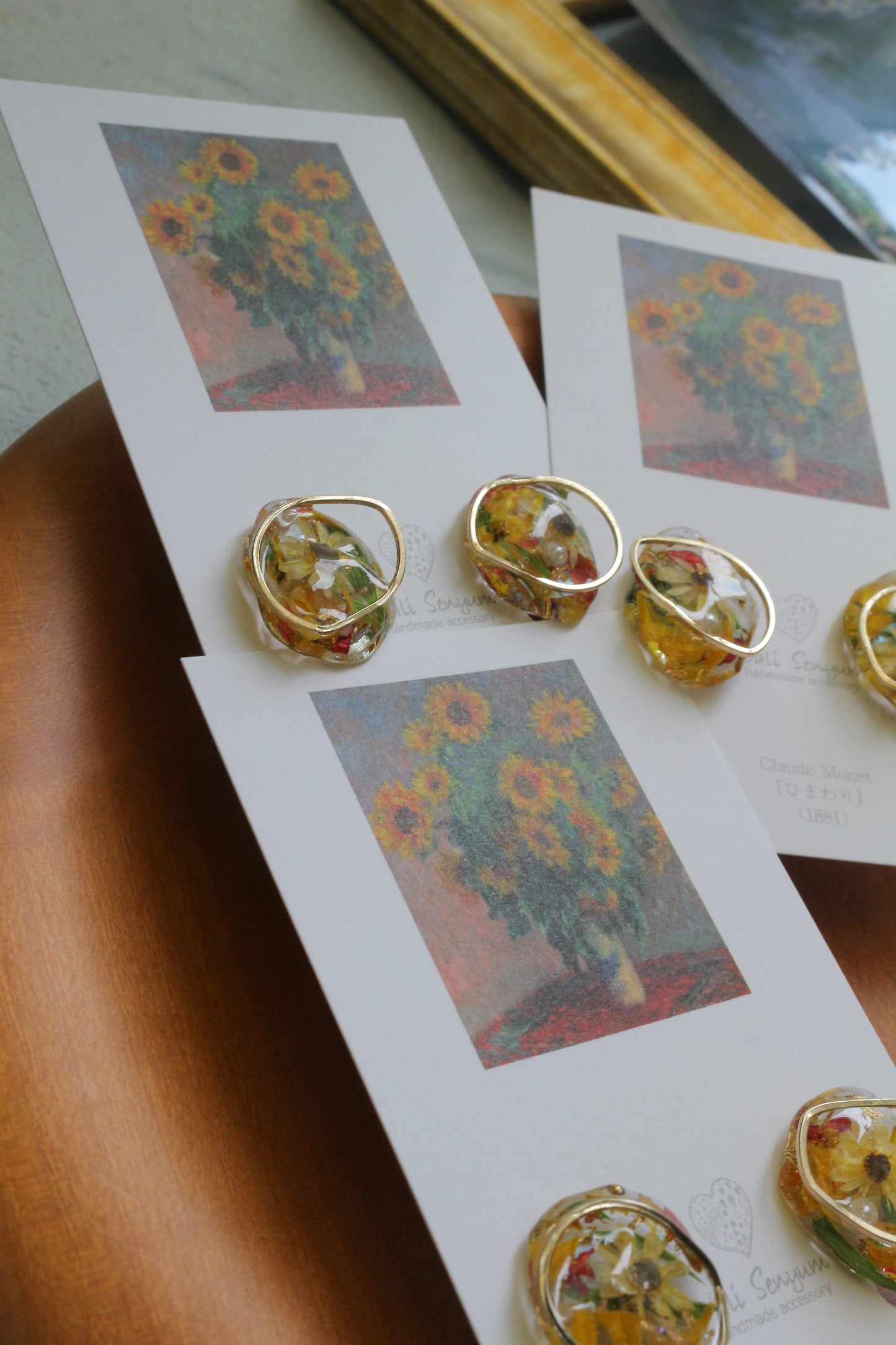 Monet Inspired Flower Medallion Earrings No.1 イヤリング Clip-on ひまわり