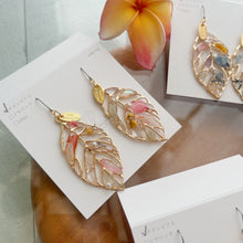 Leaf Earrings With Seasonal Flower Petals No.26